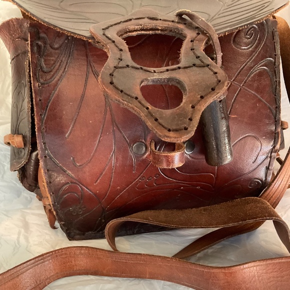 VINTAGE LEATHER PURSE - Picture 2 of 10